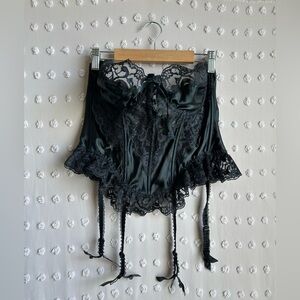 Victoria’s Secret Gold Label Lace Corset Sz‎ 38C Black